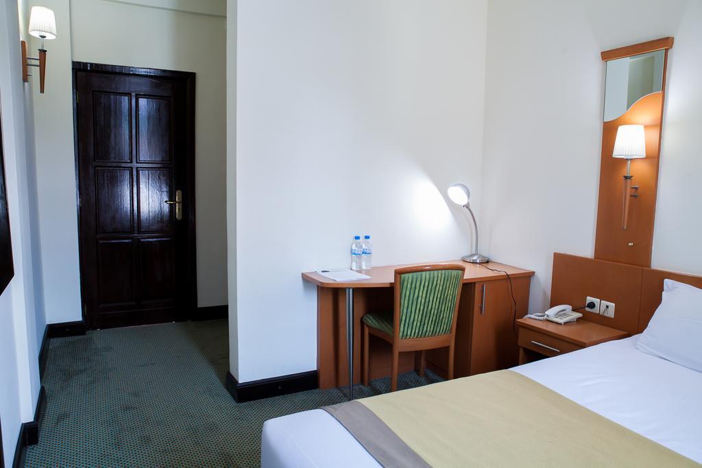 Gorillas City Centre Hotel Kigali Phòng bức ảnh