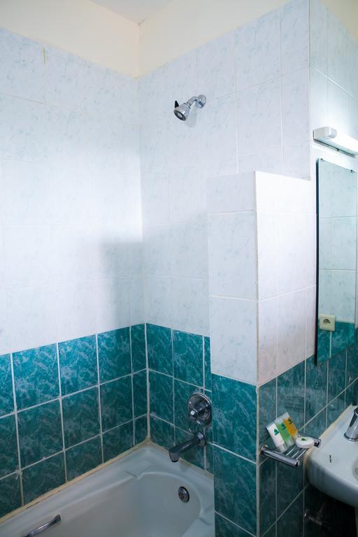 Gorillas City Centre Hotel Kigali Phòng bức ảnh
