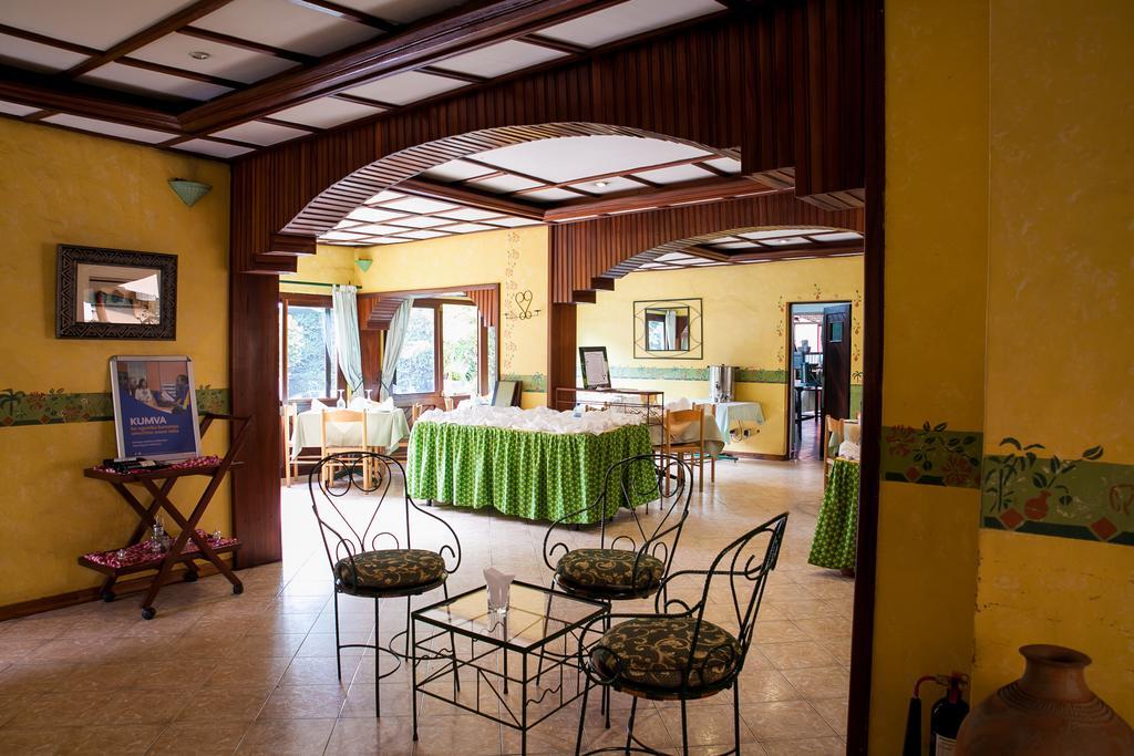 Gorillas City Centre Hotel Kigali Ngoại thất bức ảnh