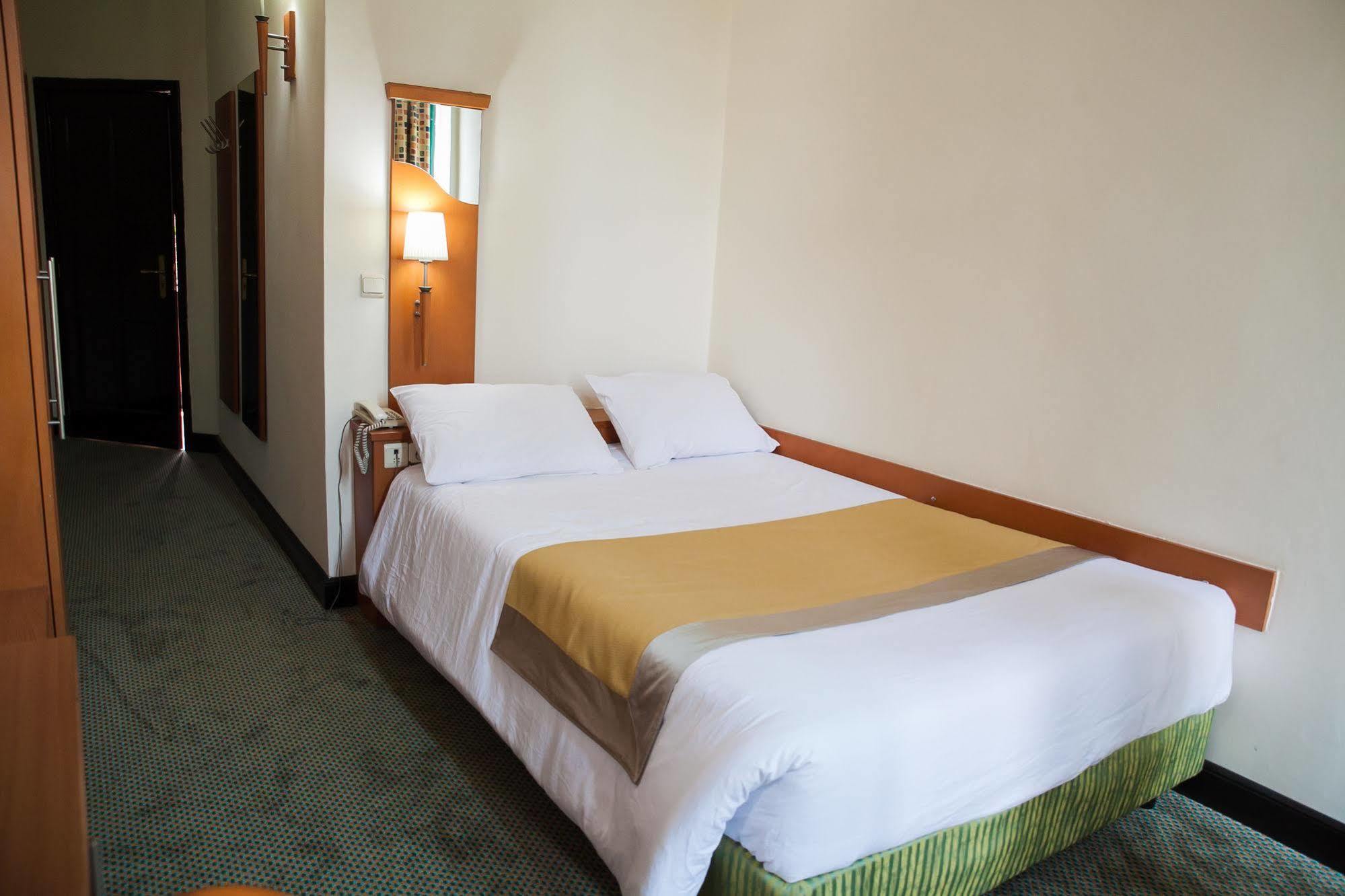 Gorillas City Centre Hotel Kigali Ngoại thất bức ảnh